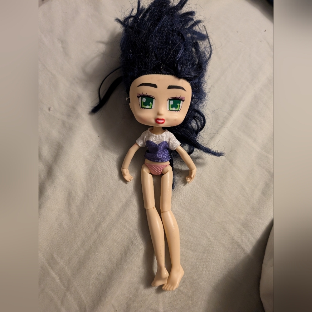 🦋 Boxy Girl Doll
